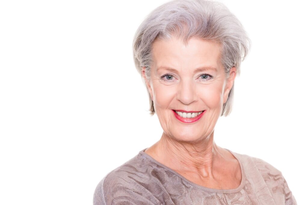 Simple hairstyle for senior women